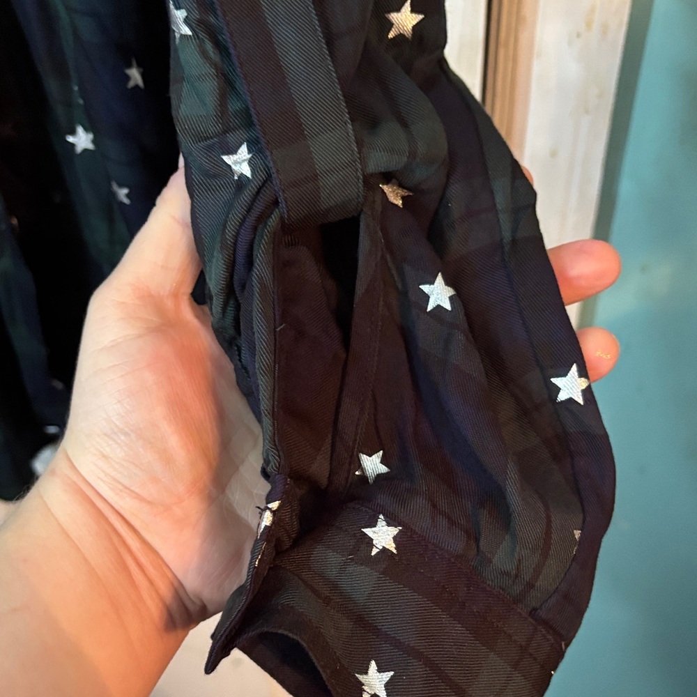 Rock & Republic Size XXL Navy Blue and Green Star-Embellished Shirt - Picture 8 of 8